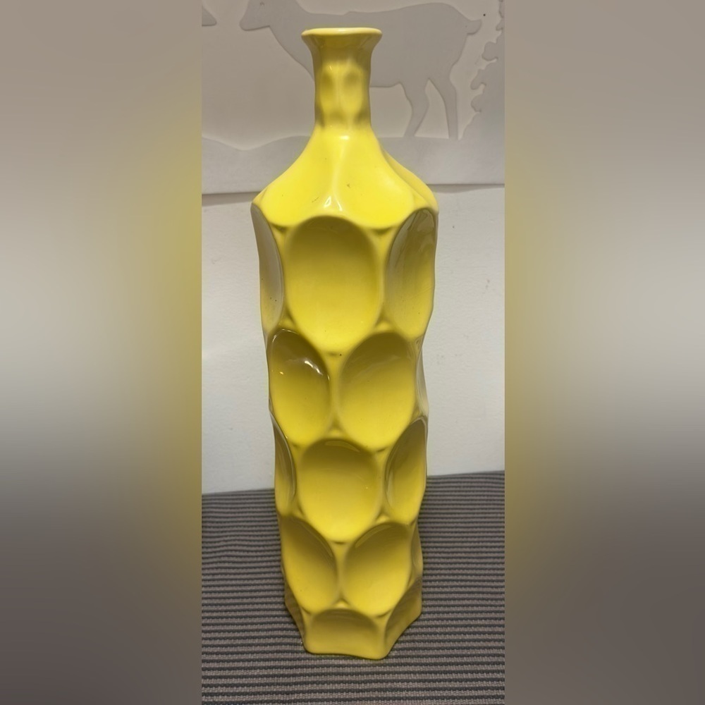 Decor - Picture 3 of 6